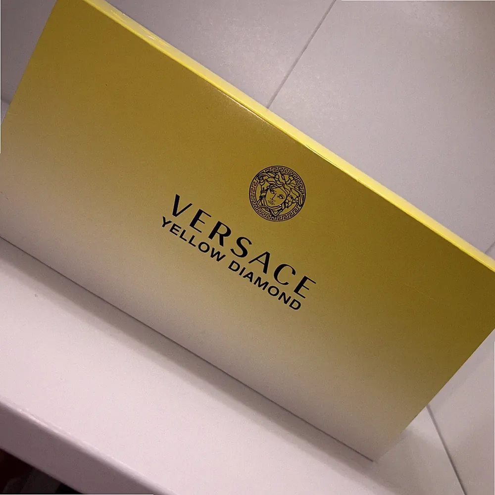 Versace Yellow Diamond 3-Piece Gift Set - Shower Gel, Lotion & EDT Perfume